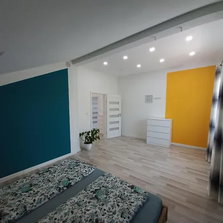 Cztery Pory Roku * צ'כוב