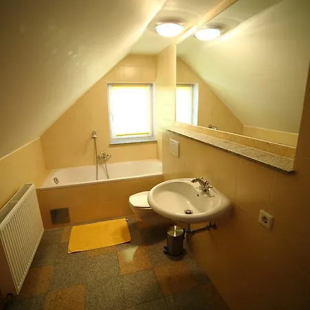 Cztery Pory Roku * צ'כוב