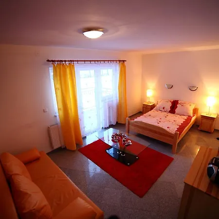 Cztery Pory Roku * צ'כוב