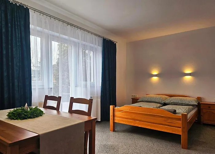 אכסניה Cztery Pory Roku