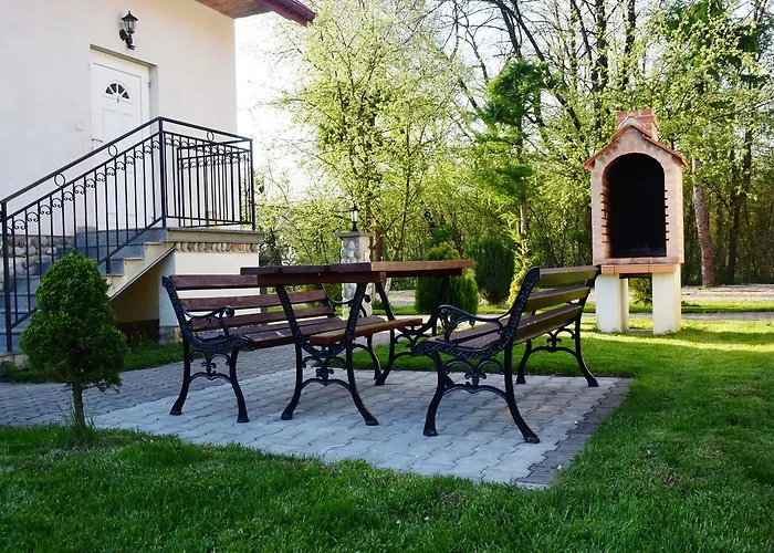 אכסניה Cztery Pory Roku