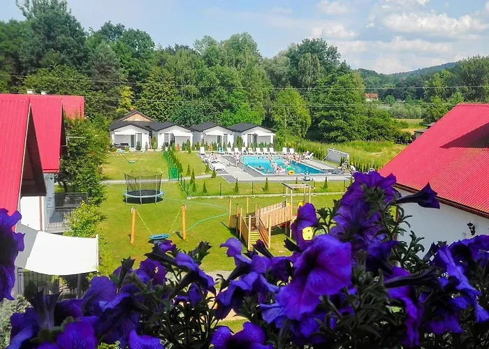 Cztery Pory Roku אכסניה צ'כוב